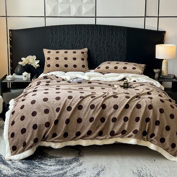 91家纺网 家纺一手货源 找家纺 朵朵家纺 2025新款加厚牛奶绒羊羔绒印花多功能盖毯（可定制尺寸 ） 卡布奇诺