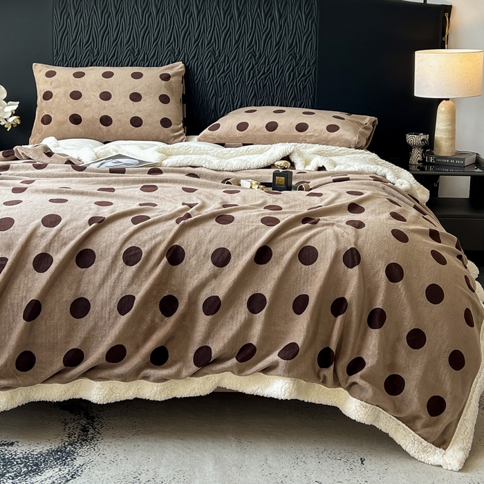 91家纺网 家纺一手货源 找家纺 朵朵家纺 2025新款加厚牛奶绒羊羔绒印花多功能盖毯（可定制尺寸 ） 卡布奇诺