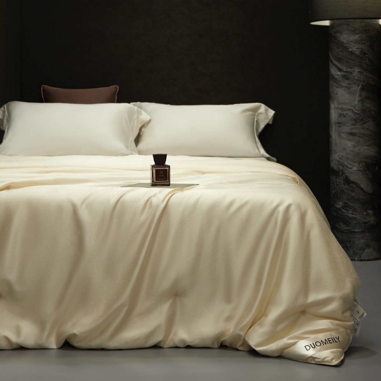 91家纺网 家纺一手货源 找家纺 南通朵美纺织品有限公司 2025新款高端手工订制桑蚕丝被-皓月星空系列 皓月星空（金色）