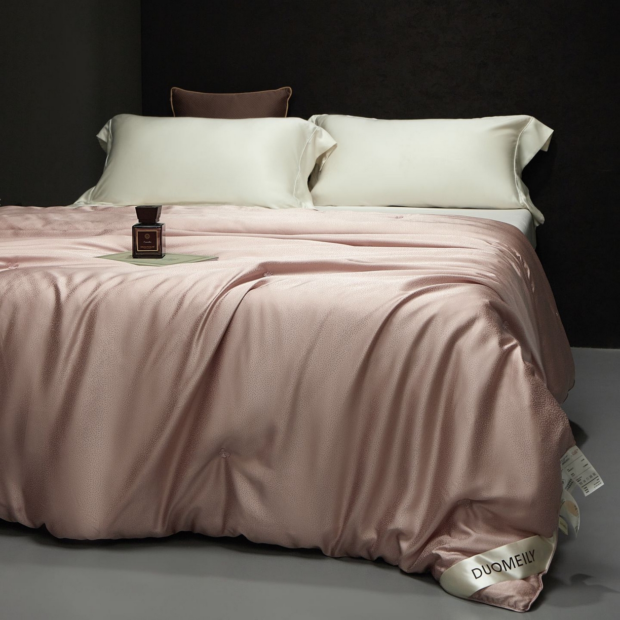 91家纺网 家纺一手货源 找家纺 南通朵美纺织品有限公司 2025新款高端手工订制桑蚕丝被-皓月星空系列 皓月星空（糖粉色）