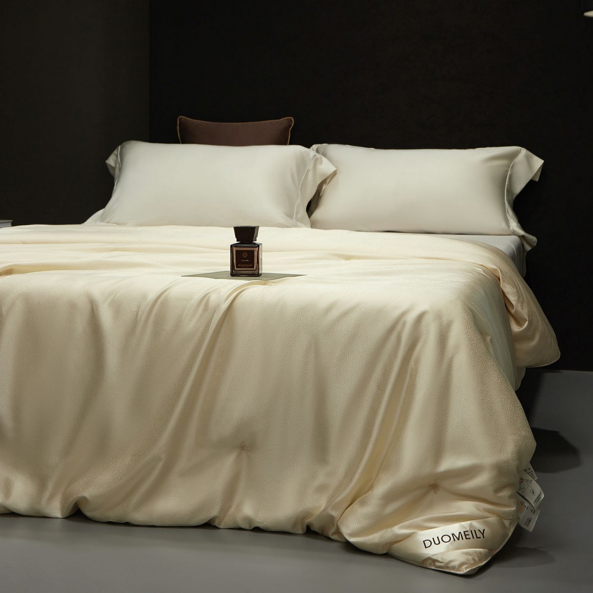 91家纺网 家纺一手货源 找家纺 南通朵美纺织品有限公司 2025新款高端手工订制桑蚕丝被-皓月星空系列 皓月星空（金色）