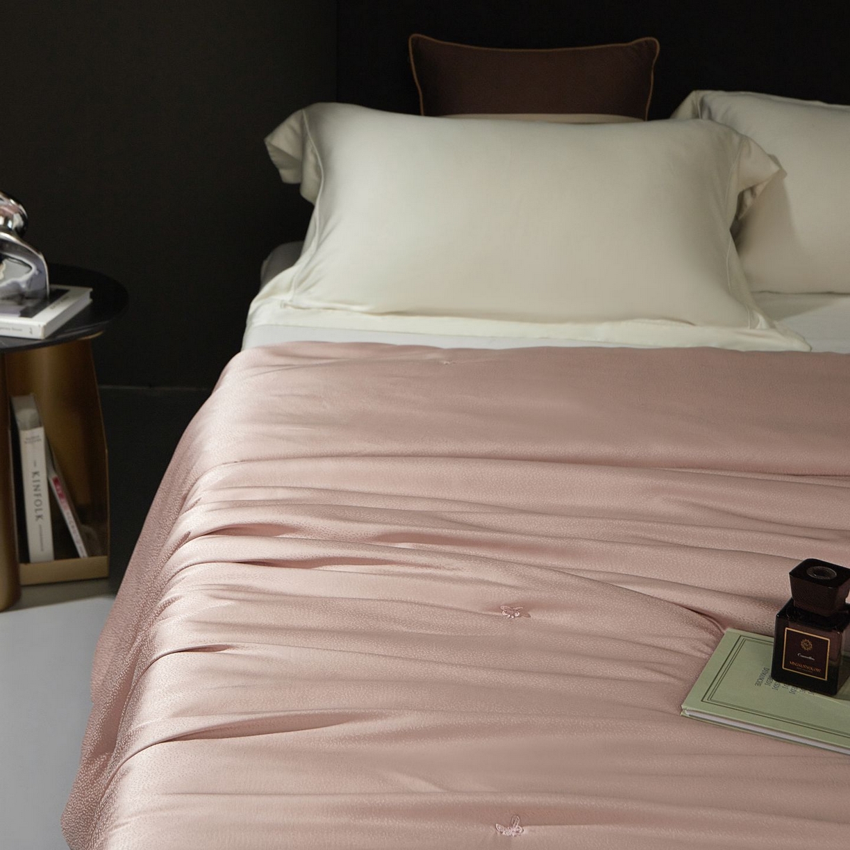 91家纺网 家纺一手货源 找家纺 南通朵美纺织品有限公司 2025新款高端手工订制桑蚕丝被-皓月星空系列 皓月星空（糖粉色）