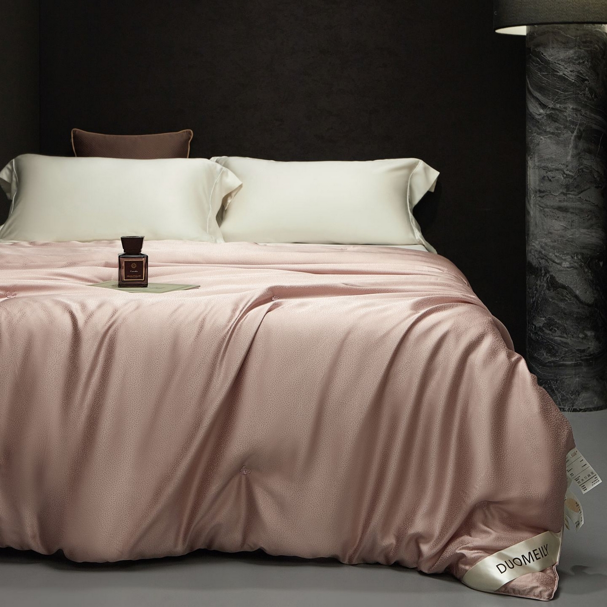 91家纺网 家纺一手货源 找家纺 南通朵美纺织品有限公司 2025新款高端手工订制桑蚕丝被-皓月星空系列 皓月星空（糖粉色）