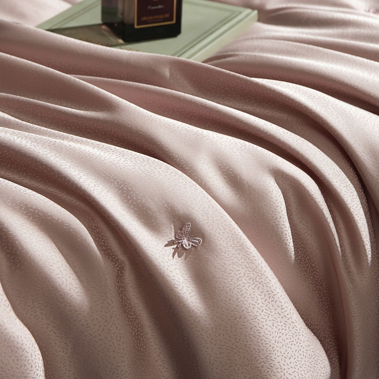 91家纺网 家纺一手货源 找家纺 南通朵美纺织品有限公司 2025新款高端手工订制桑蚕丝被-皓月星空系列 皓月星空（糖粉色）