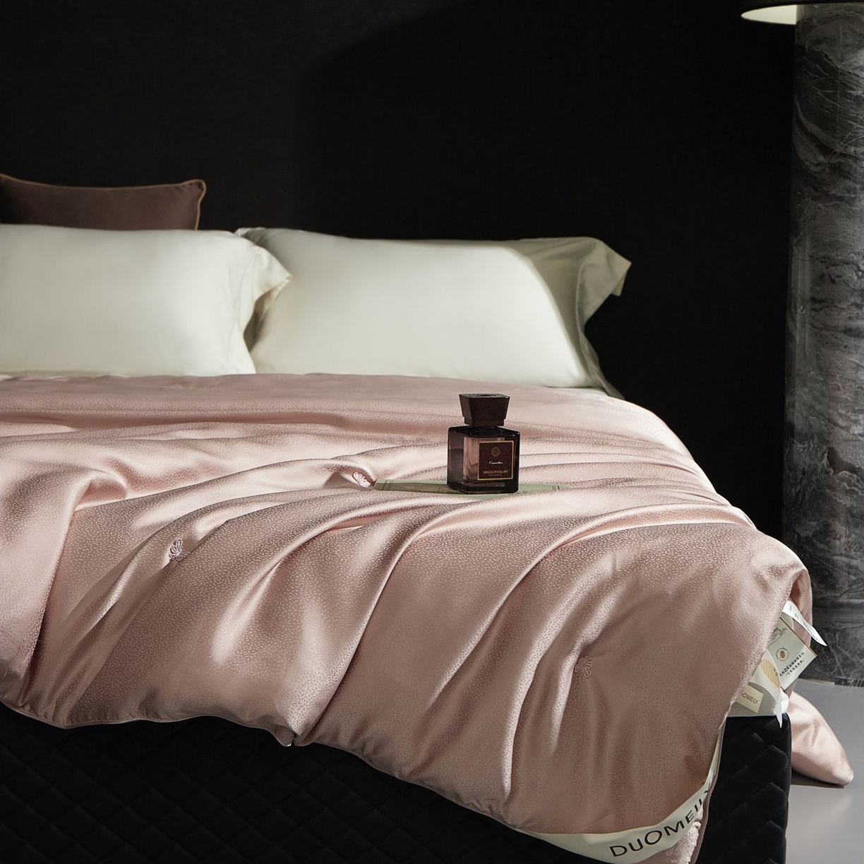 91家纺网 家纺一手货源 找家纺 南通朵美纺织品有限公司 2025新款高端手工订制桑蚕丝被-皓月星空系列 皓月星空（糖粉色）