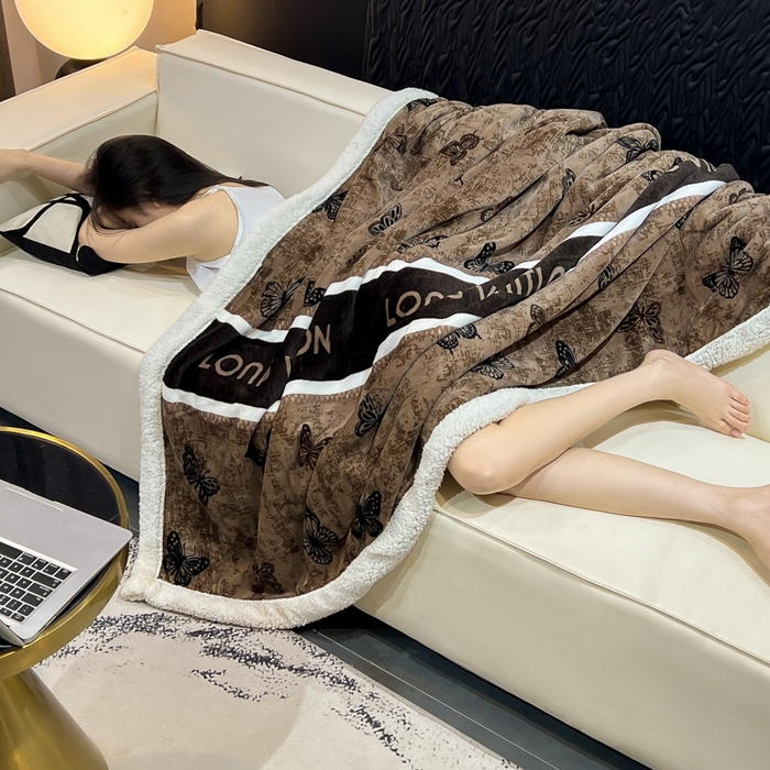 91家纺网 家纺一手货源 找家纺 朵朵家纺 2025新款加厚牛奶绒羊羔绒印花多功能盖毯（可定制尺寸 ） 可可蝴蝶