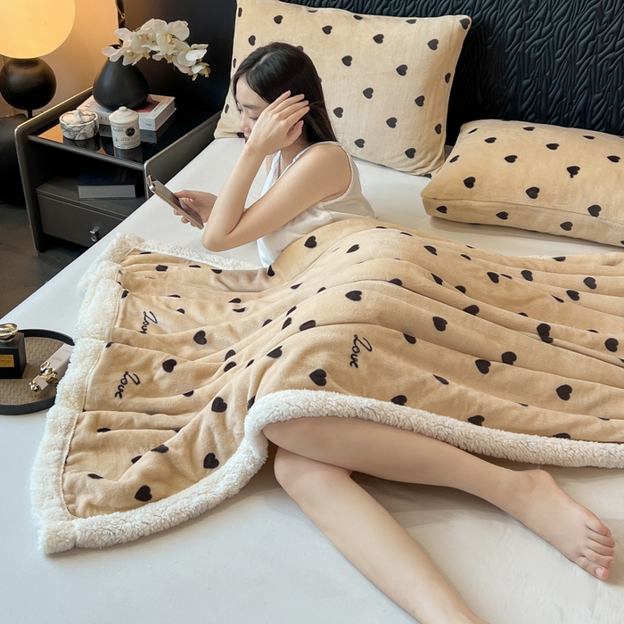 91家纺网 家纺一手货源 找家纺 朵朵家纺 2025新款加厚牛奶绒羊羔绒印花多功能盖毯（可定制尺寸 ） 满心欢喜