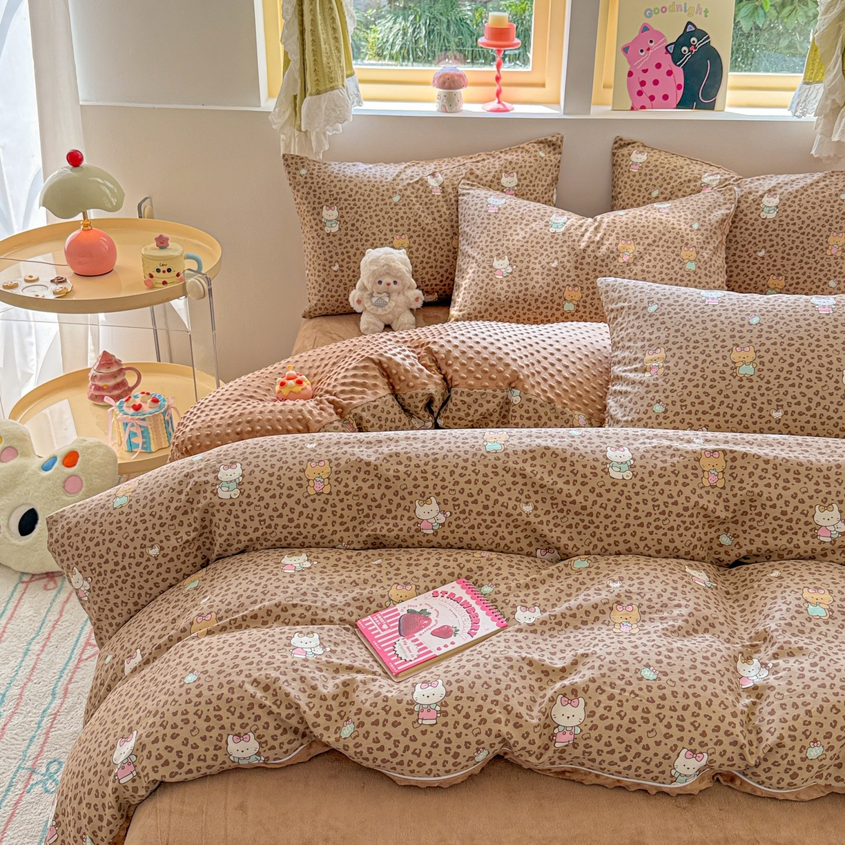 91家纺网 家纺一手货源 找家纺 简宜家居（朝初家纺） 2025新款全棉安抚豆豆绒卡通印花小清新四件套 豹纹-咖
