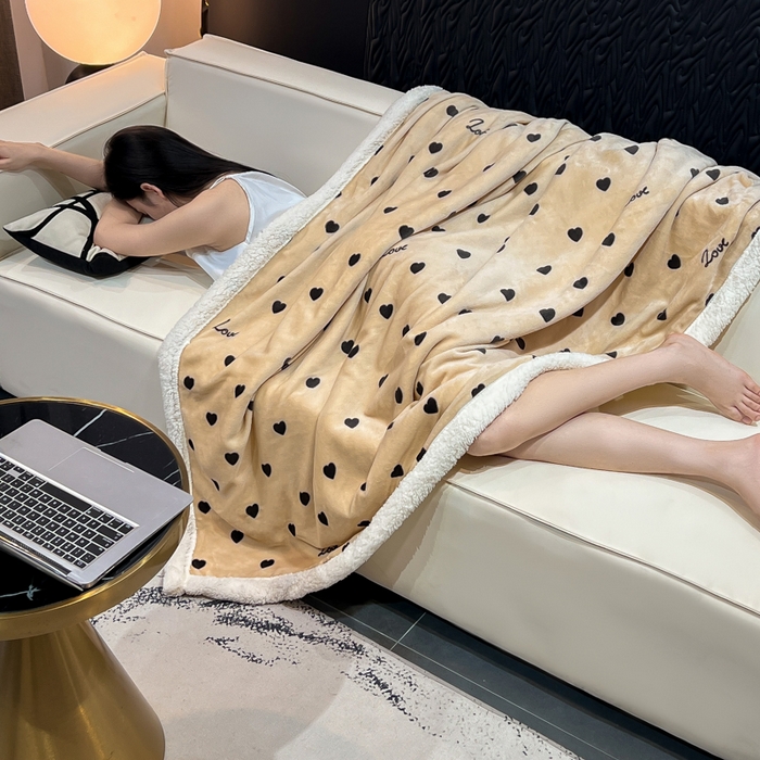 91家纺网 家纺一手货源 找家纺 朵朵家纺 2025新款加厚牛奶绒羊羔绒印花多功能盖毯（可定制尺寸 ） 满心欢喜