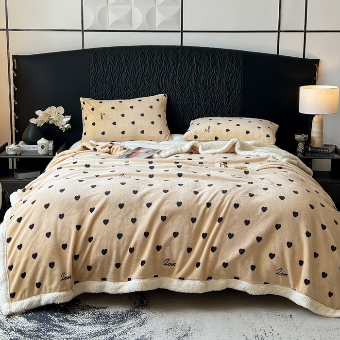 91家纺网 家纺一手货源 找家纺 朵朵家纺 2025新款加厚牛奶绒羊羔绒印花多功能盖毯（可定制尺寸 ） 满心欢喜