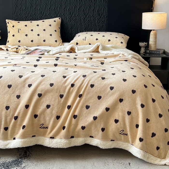 91家纺网 家纺一手货源 找家纺 朵朵家纺 2025新款加厚牛奶绒羊羔绒印花多功能盖毯（可定制尺寸 ） 满心欢喜