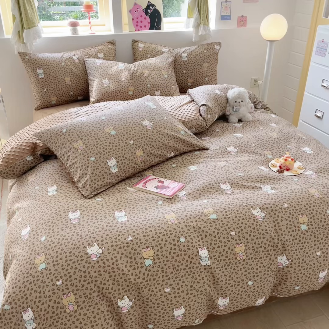 91家纺网 家纺一手货源 找家纺 简宜家居（朝初家纺） 2025新款全棉安抚豆豆绒卡通印花小清新四件套 豹纹-咖