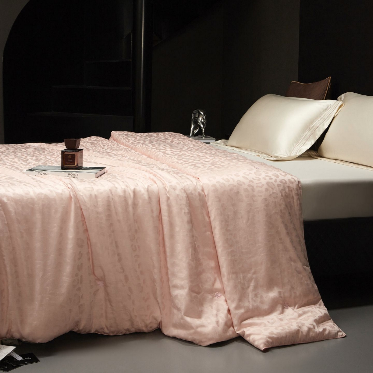 91家纺网 家纺一手货源 找家纺 南通朵美纺织品有限公司 2025新款高端手工订制桑蚕丝被-约定系列 约定（玉色）