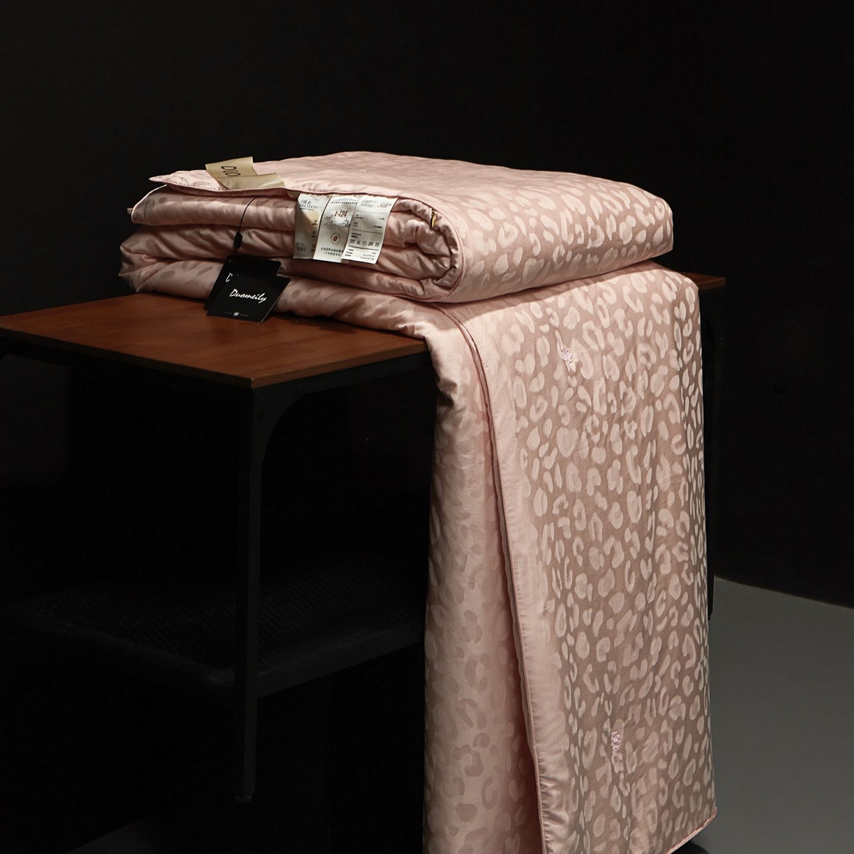 91家纺网 家纺一手货源 找家纺 南通朵美纺织品有限公司 2025新款高端手工订制桑蚕丝被-约定系列 约定（玉色）