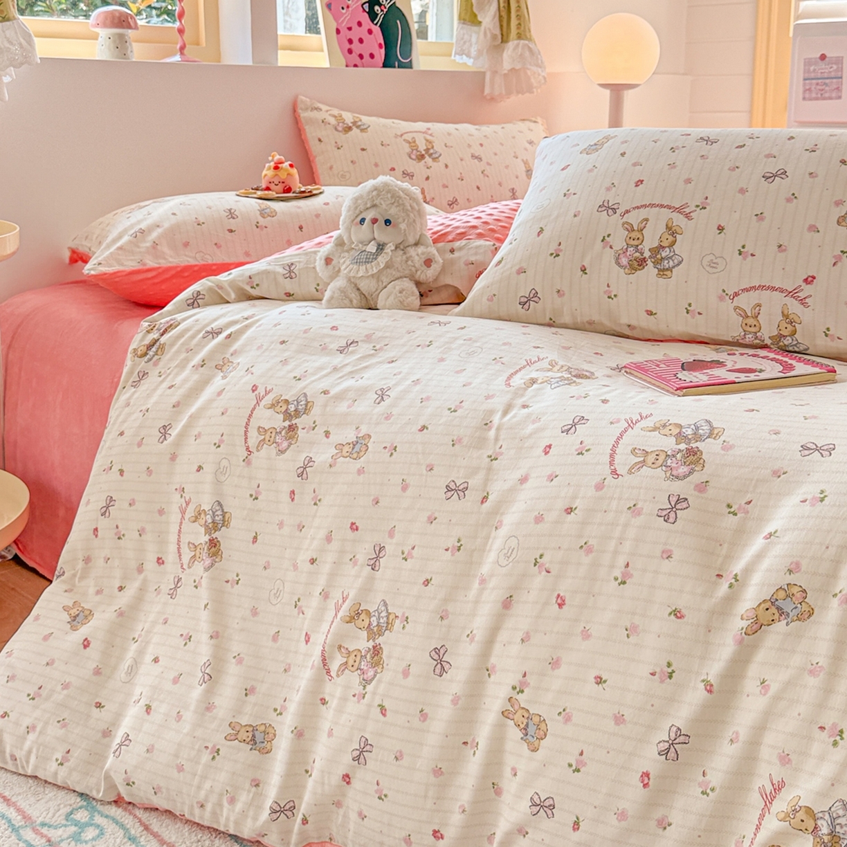 91家纺网 家纺一手货源 找家纺 简宜家居（朝初家纺） 2025新款全棉安抚豆豆绒卡通印花小清新四件套 粉红可爱兔