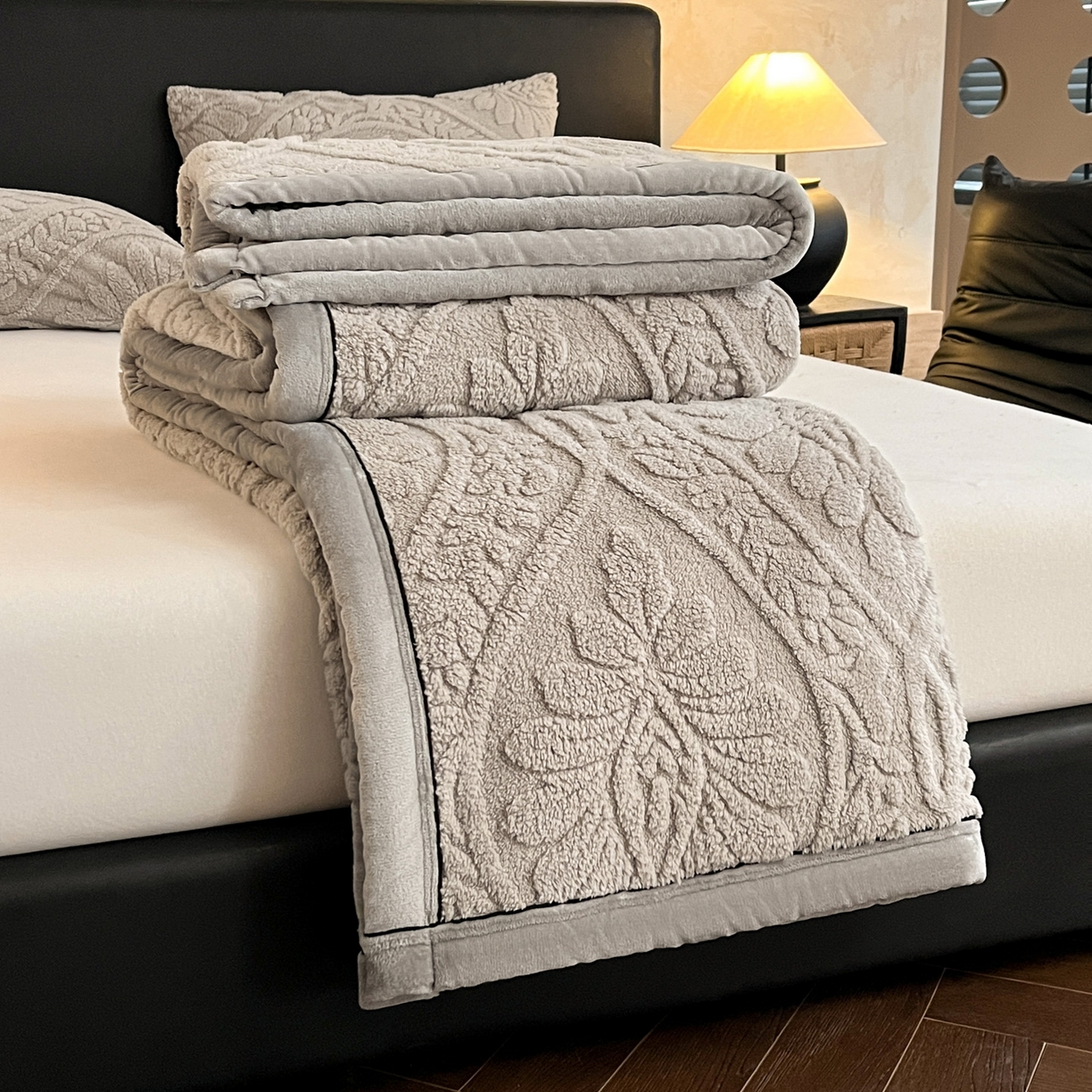 91家纺网 家纺一手货源 找家纺 欧邦 2025新款A类提花舒棉绒双面绒半边绒单层毯毯子毛毯 月影灰