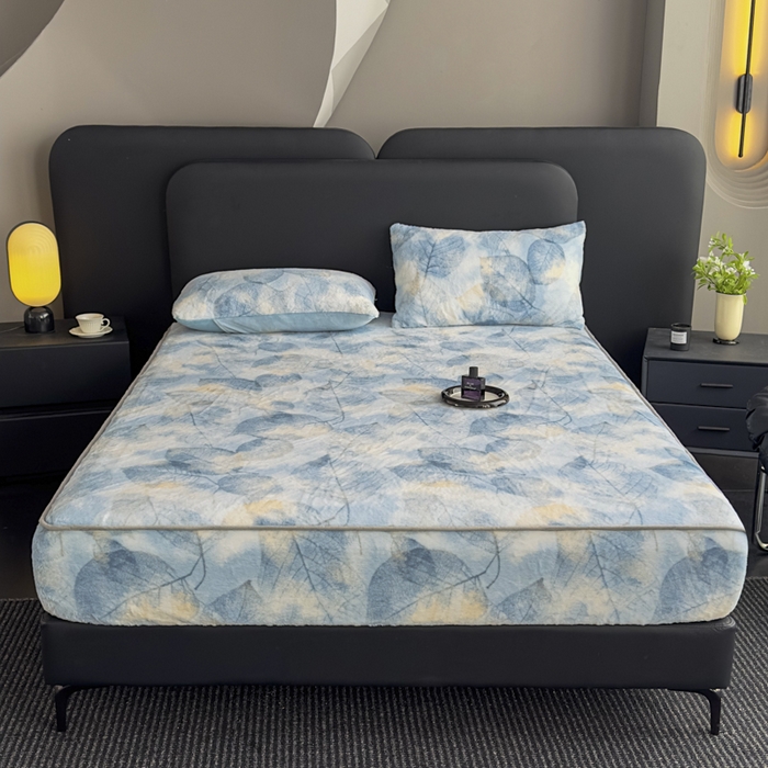 91家纺网 家纺一手货源 找家纺 家之硕家纺 2025新款高克重兔毛绒轻奢风床单系列 香叶蓝