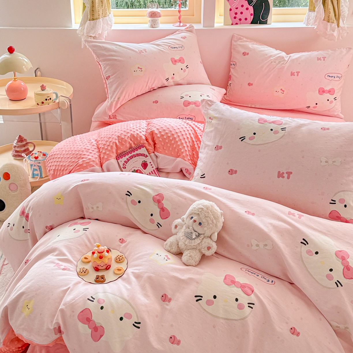 91家纺网 家纺一手货源 找家纺 简宜家居（朝初家纺） 2025新款全棉安抚豆豆绒卡通印花小清新四件套 粉色猫