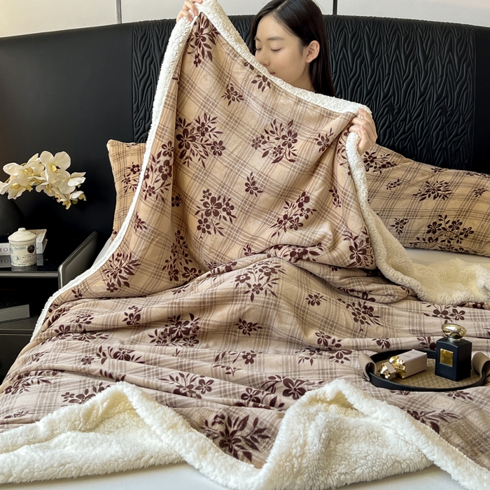 91家纺网 家纺一手货源 找家纺 朵朵家纺 2025新款加厚牛奶绒羊羔绒印花多功能盖毯（可定制尺寸 ） 南枝向暖