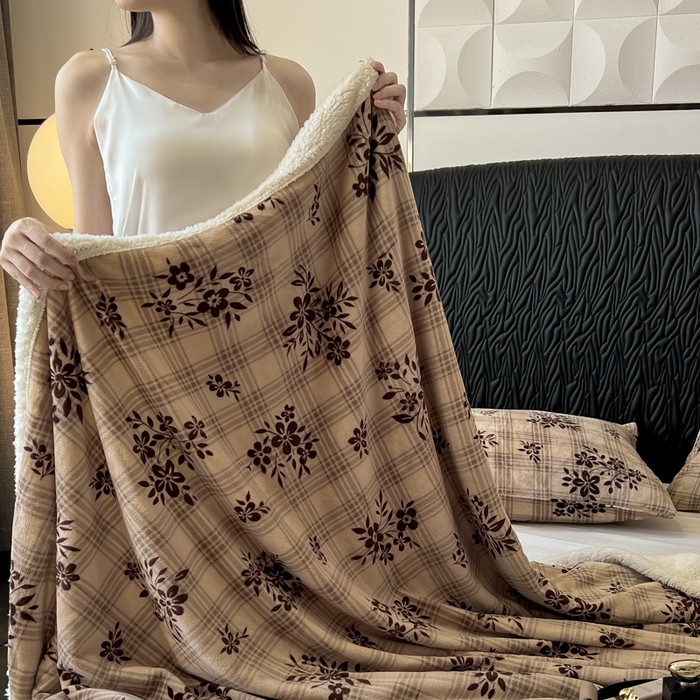 91家纺网 家纺一手货源 找家纺 朵朵家纺 2025新款加厚牛奶绒羊羔绒印花多功能盖毯（可定制尺寸 ） 南枝向暖