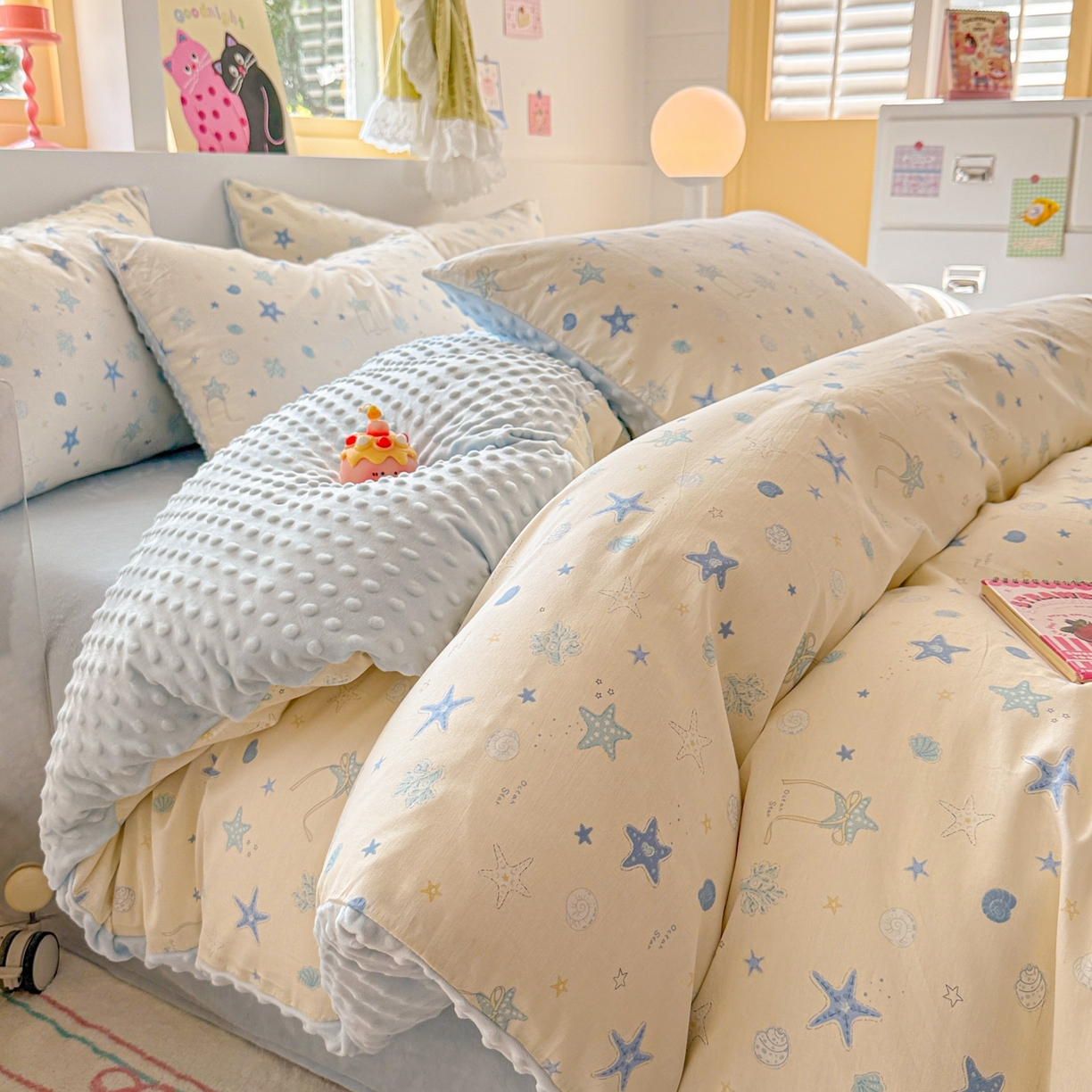 91家纺网 家纺一手货源 找家纺 简宜家居（朝初家纺） 2025新款全棉安抚豆豆绒卡通印花小清新四件套 海星贝贝