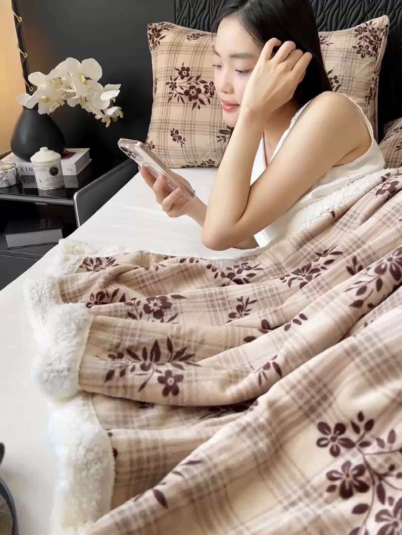 91家纺网 家纺一手货源 找家纺 朵朵家纺 2025新款加厚牛奶绒羊羔绒印花多功能盖毯（可定制尺寸 ） 南枝向暖