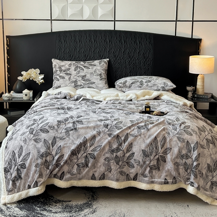 91家纺网 家纺一手货源 找家纺 朵朵家纺 2025新款加厚牛奶绒羊羔绒印花多功能盖毯（可定制尺寸 ） 一叶知秋