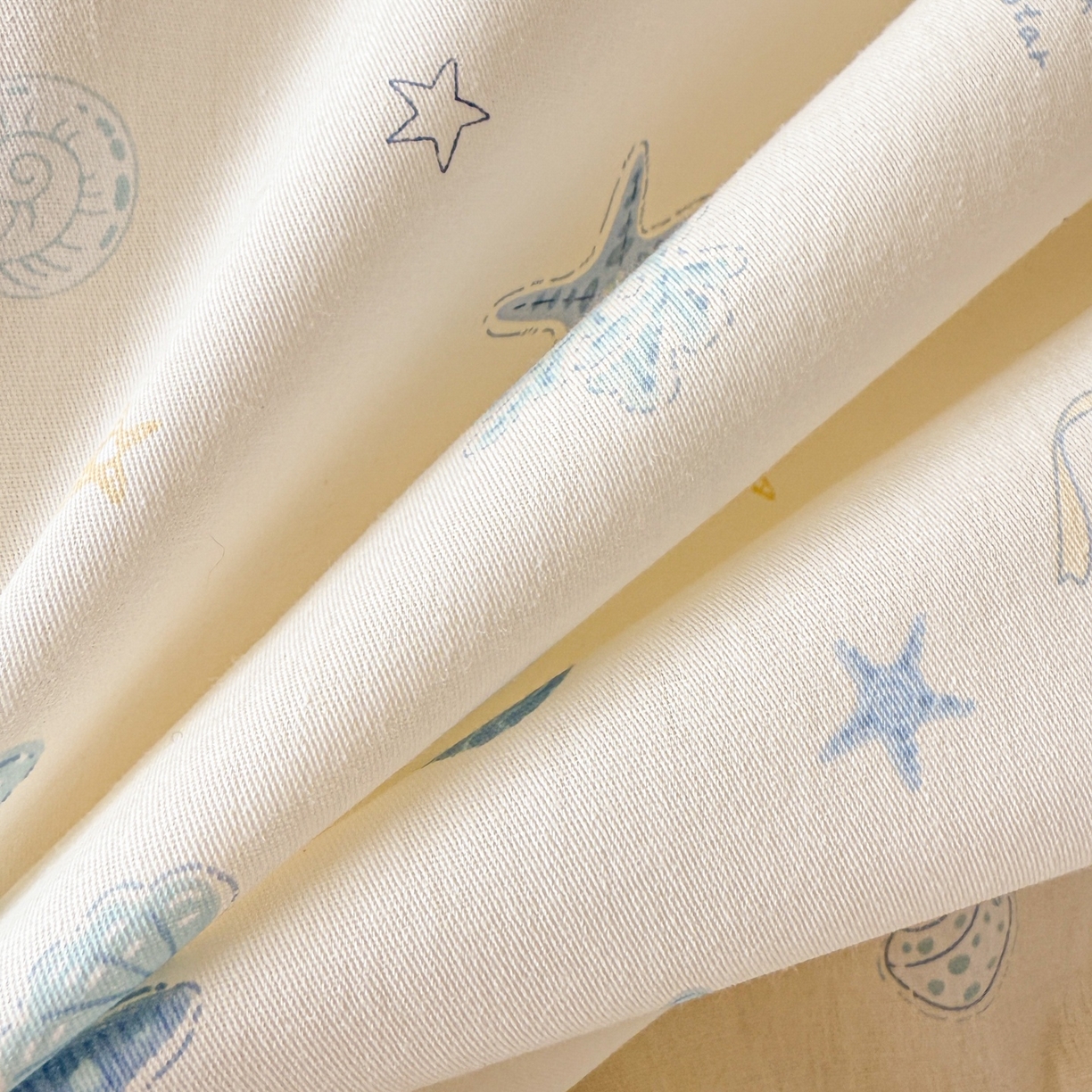 91家纺网 家纺一手货源 找家纺 简宜家居（朝初家纺） 2025新款全棉安抚豆豆绒卡通印花小清新四件套 海星贝贝