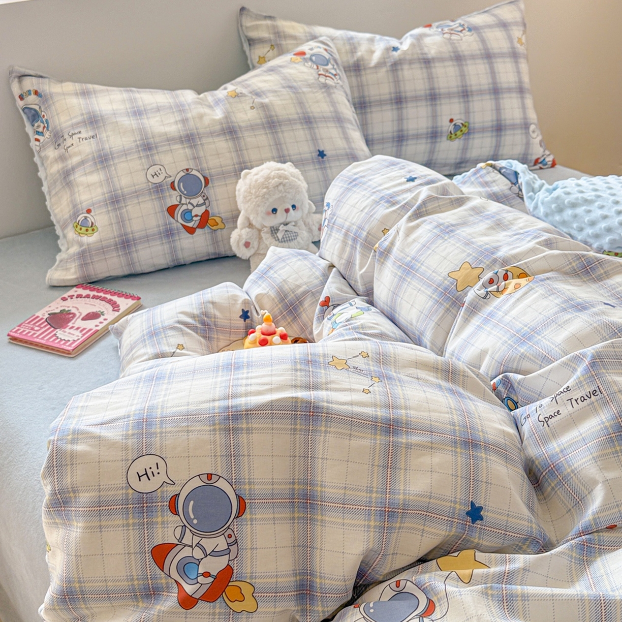 91家纺网 家纺一手货源 找家纺 简宜家居（朝初家纺） 2025新款全棉安抚豆豆绒卡通印花小清新四件套 火箭星空