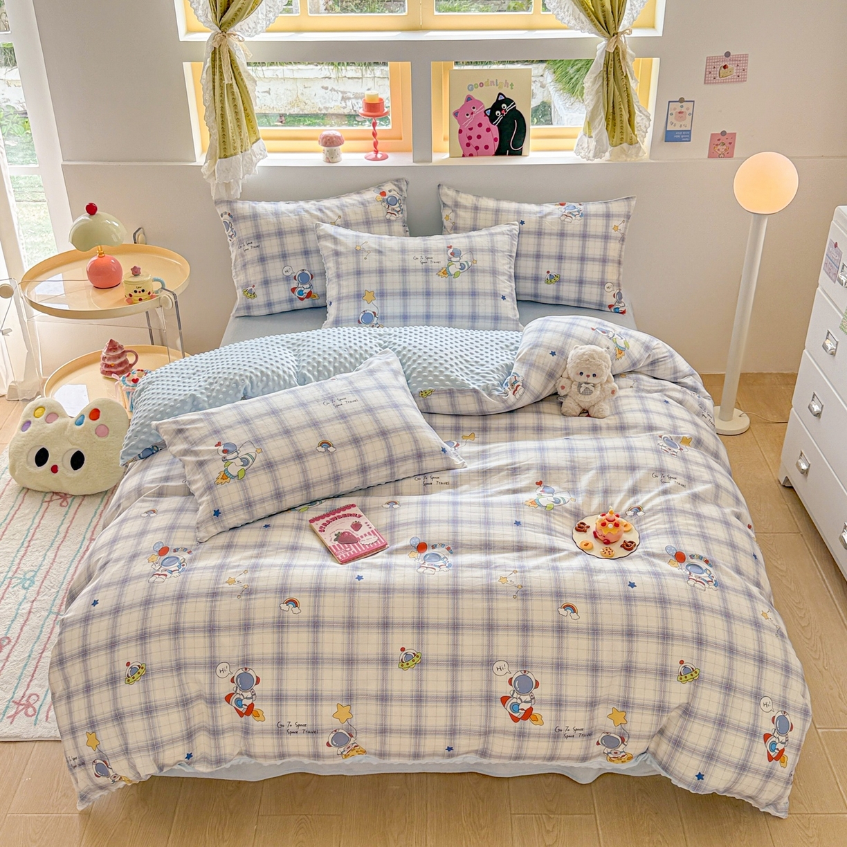 91家纺网 家纺一手货源 找家纺 简宜家居（朝初家纺） 2025新款全棉安抚豆豆绒卡通印花小清新四件套 火箭星空