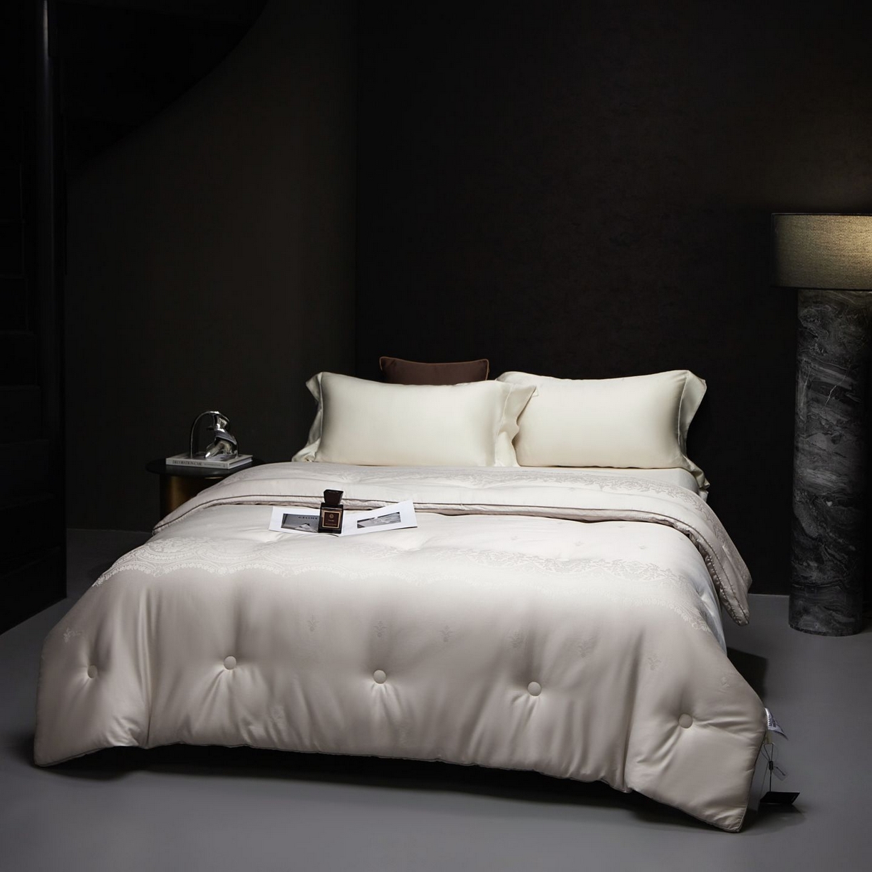 91家纺网 家纺一手货源 找家纺 南通朵美纺织品有限公司 2025新款高级仿鹅绒被被子被芯 仿鹅绒被-灰