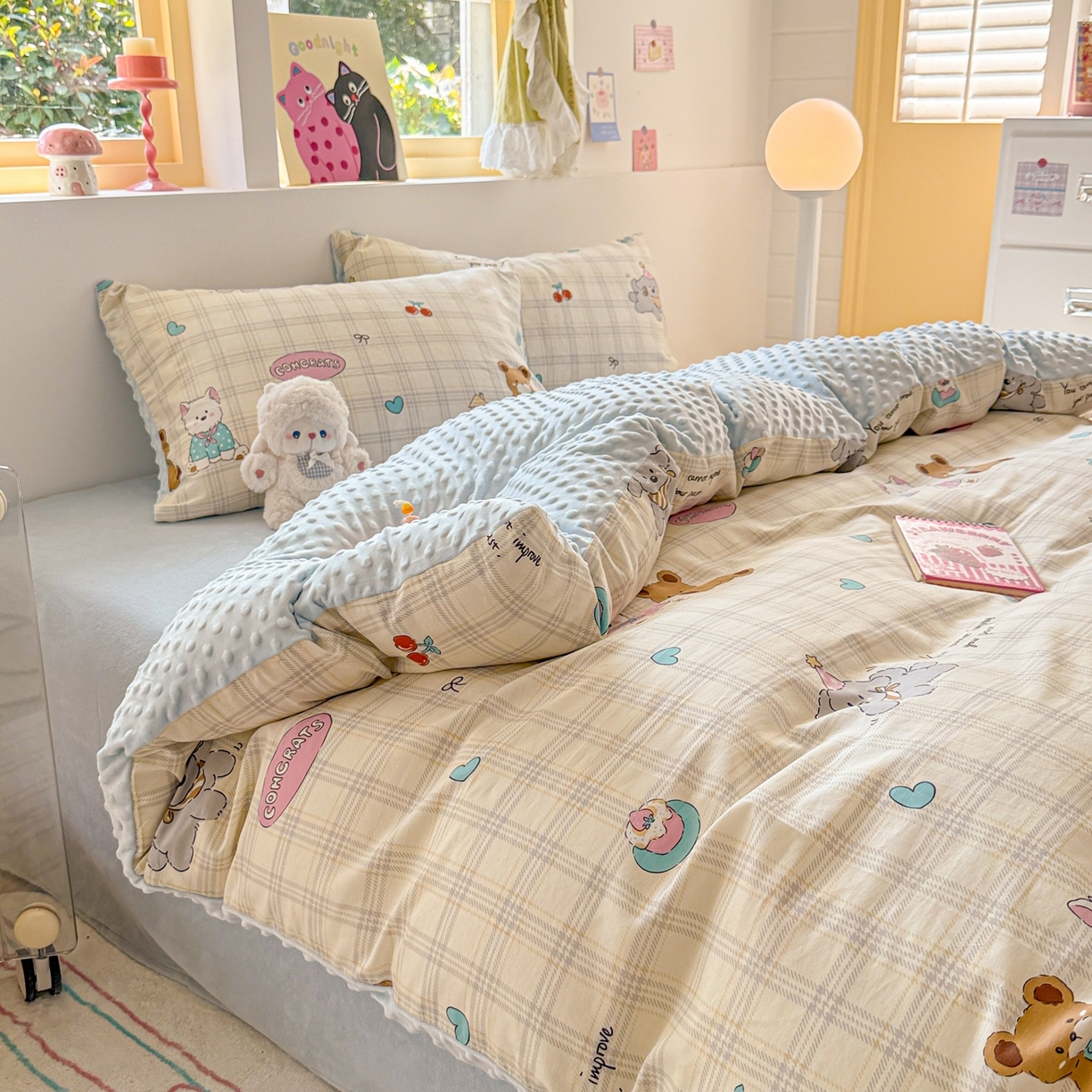 91家纺网 家纺一手货源 找家纺 简宜家居（朝初家纺） 2025新款全棉安抚豆豆绒卡通印花小清新四件套 萌宠格子铺