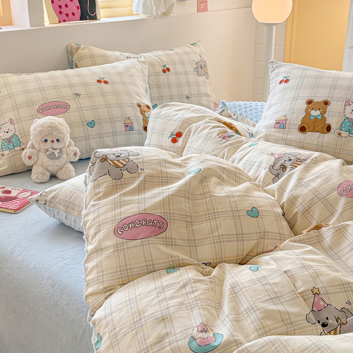 91家纺网 家纺一手货源 找家纺 简宜家居（朝初家纺） 2025新款全棉安抚豆豆绒卡通印花小清新四件套 萌宠格子铺