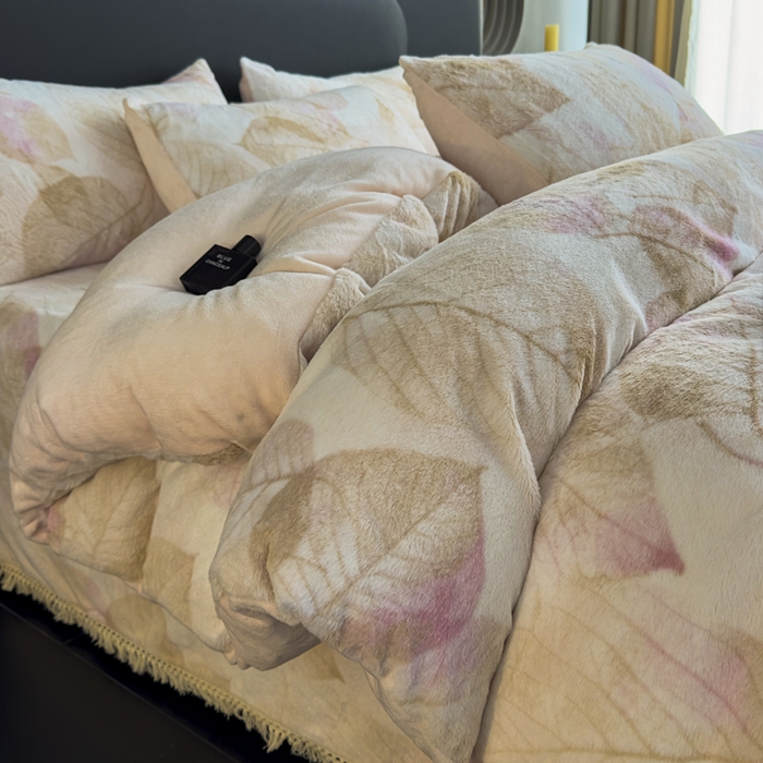 91家纺网 家纺一手货源 找家纺 家之硕家纺 2025新款高克重兔毛绒轻奢风枕套系列 香叶粉