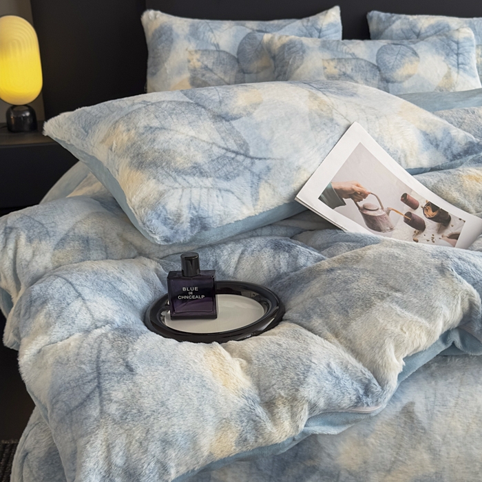 91家纺网 家纺一手货源 找家纺 家之硕家纺 2025新款高克重兔毛绒轻奢风枕套系列 香叶蓝