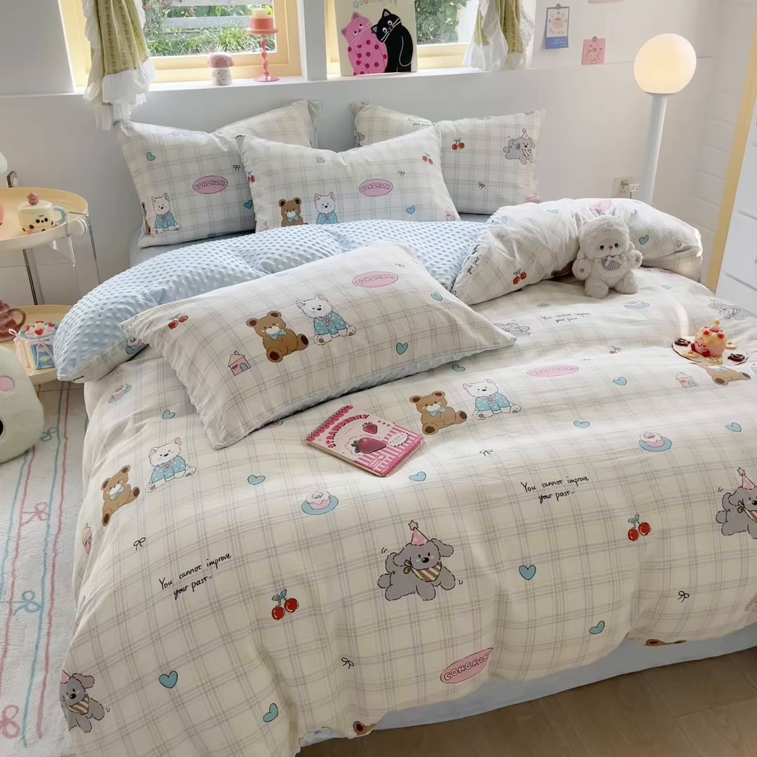 91家纺网 家纺一手货源 找家纺 简宜家居（朝初家纺） 2025新款全棉安抚豆豆绒卡通印花小清新四件套 萌宠格子铺