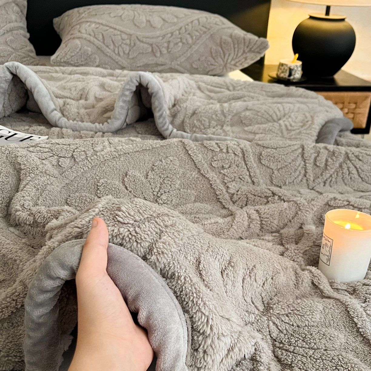 91家纺网 家纺一手货源 找家纺 欧邦 2025新款A类提花舒棉绒双面绒半边绒单层毯毯子毛毯 月影灰