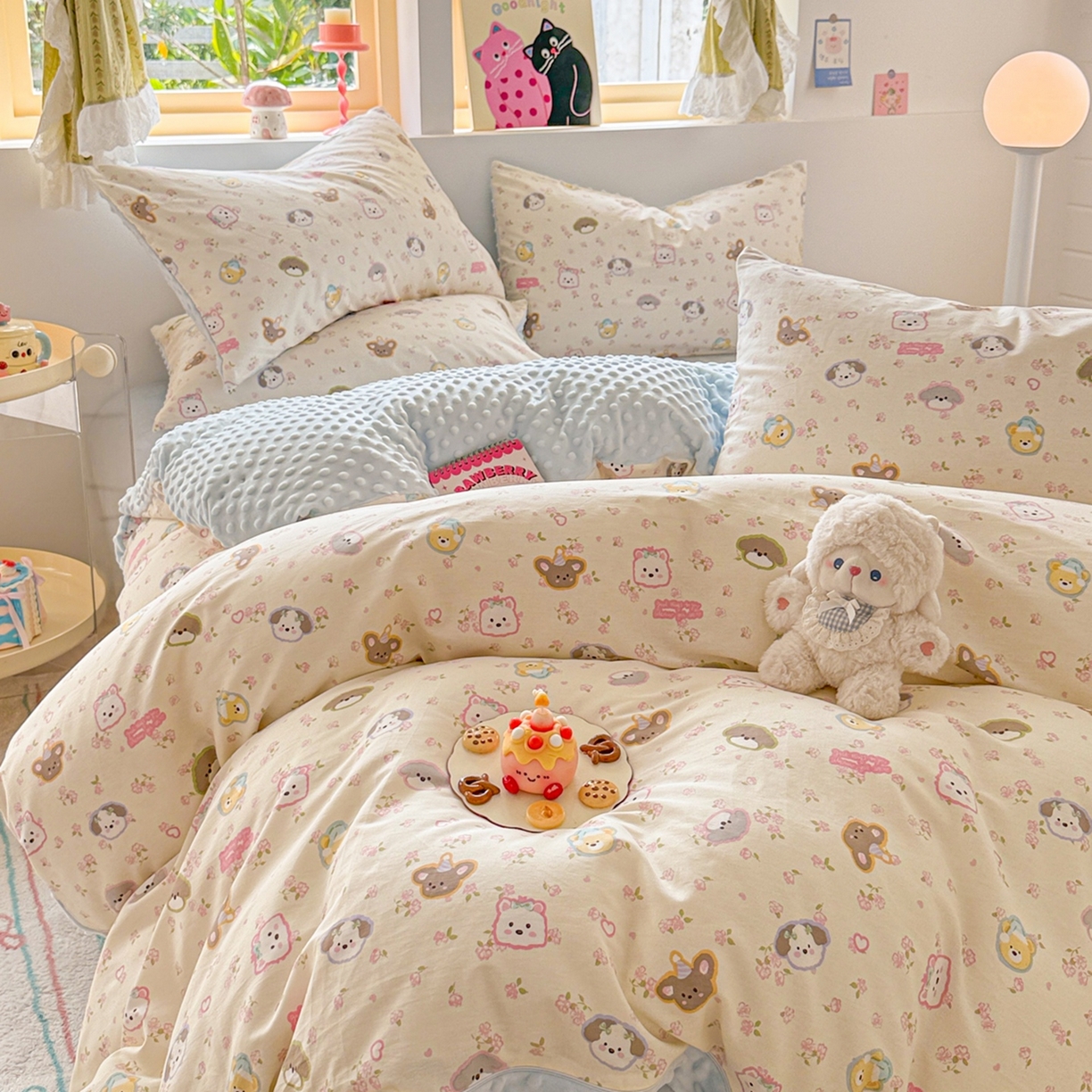 91家纺网 家纺一手货源 找家纺 简宜家居（朝初家纺） 2025新款全棉安抚豆豆绒卡通印花小清新四件套 萌友聚会