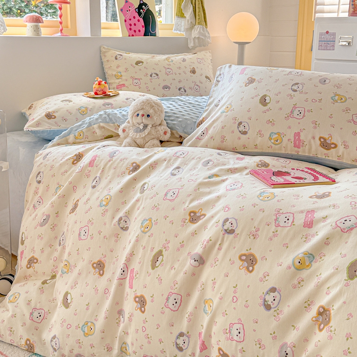 91家纺网 家纺一手货源 找家纺 简宜家居（朝初家纺） 2025新款全棉安抚豆豆绒卡通印花小清新四件套 萌友聚会