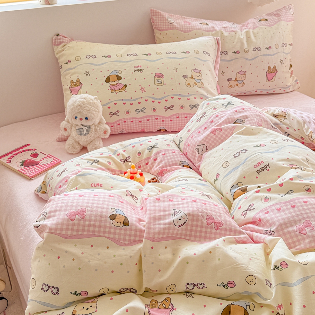 91家纺网 家纺一手货源 找家纺 简宜家居（朝初家纺） 2025新款全棉安抚豆豆绒卡通印花小清新四件套 甜心萌犬