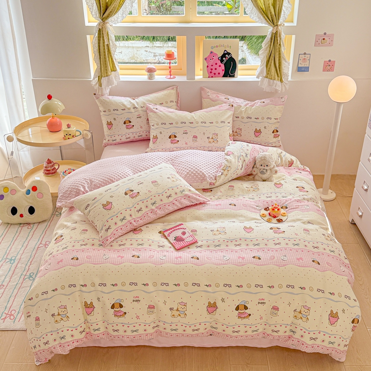 91家纺网 家纺一手货源 找家纺 简宜家居（朝初家纺） 2025新款全棉安抚豆豆绒卡通印花小清新四件套 甜心萌犬