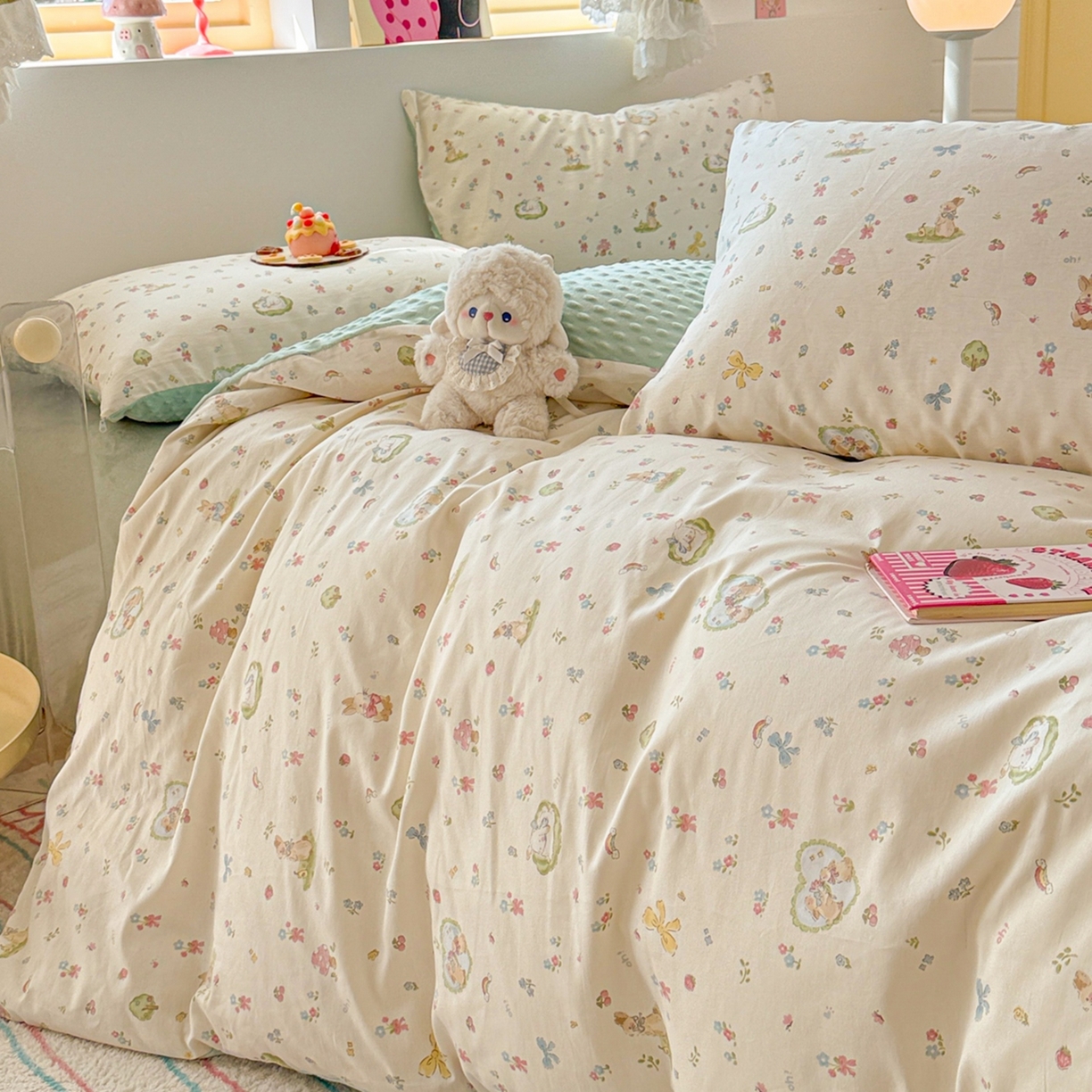 91家纺网 家纺一手货源 找家纺 简宜家居（朝初家纺） 2025新款全棉安抚豆豆绒卡通印花小清新四件套 兔与花笺
