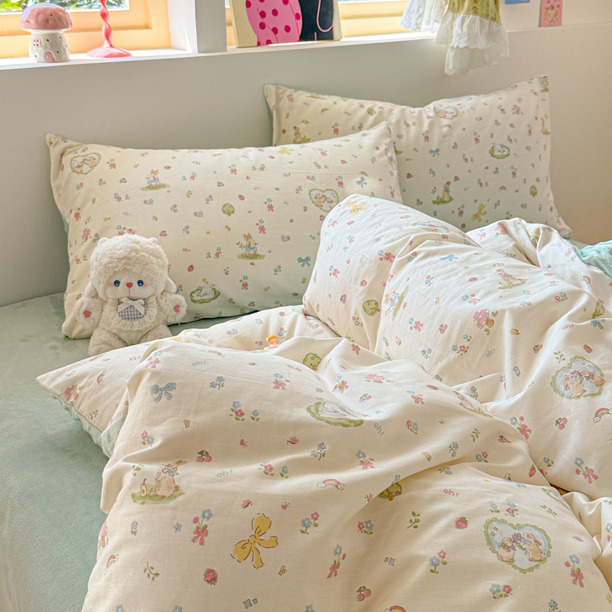 91家纺网 家纺一手货源 找家纺 简宜家居（朝初家纺） 2025新款全棉安抚豆豆绒卡通印花小清新四件套 兔与花笺