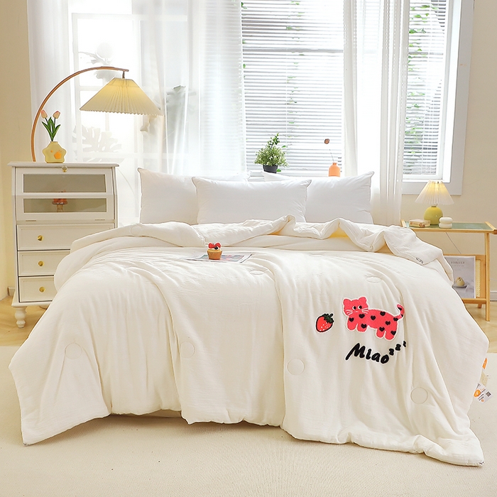 91家纺网 家纺一手货源 找家纺 贝兰仙奴 2025新款全棉皱皱纱毛巾绣大豆被被子被芯 萌萌猫