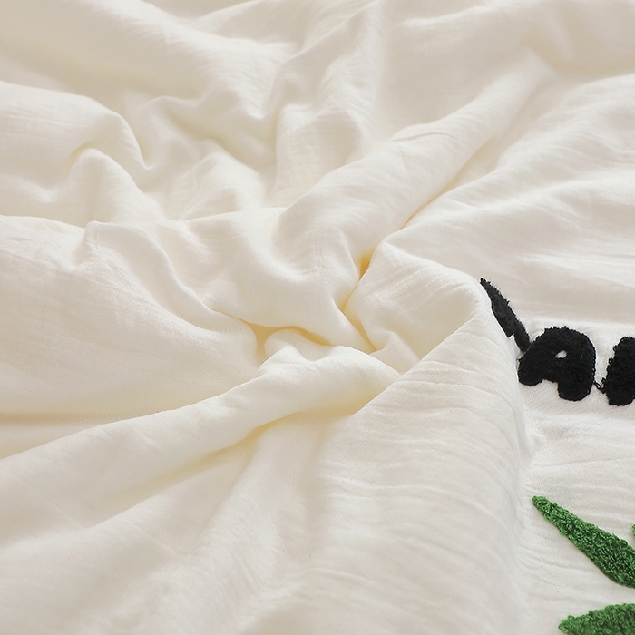 91家纺网 家纺一手货源 找家纺 贝兰仙奴 2025新款全棉皱皱纱毛巾绣大豆被被子被芯 萌萌熊