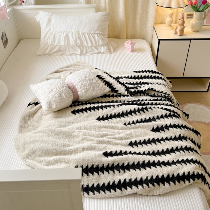 91家纺网 家纺一手货源 找家纺 （总）妖妖家纺 2025新款高克重阳离子羊羔绒保暖双面毛毯