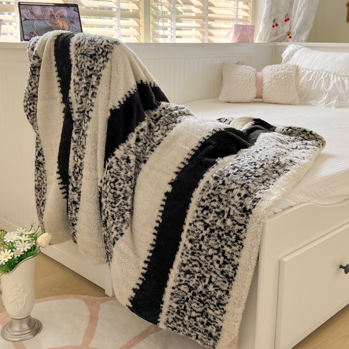 91家纺网 家纺一手货源 找家纺 （总）妖妖家纺 2025新款高克重阳离子羊羔绒保暖双面毛毯