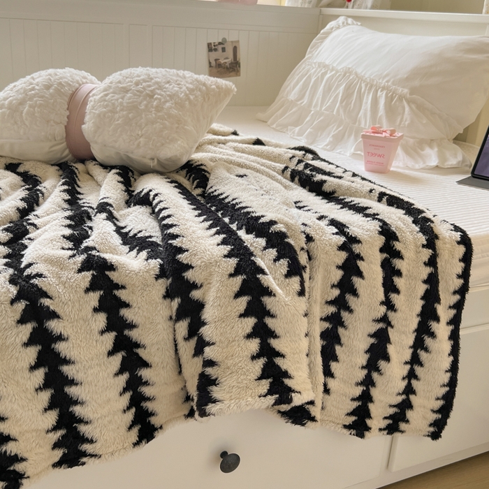 91家纺网 家纺一手货源 找家纺 （总）妖妖家纺 2025新款高克重阳离子羊羔绒保暖双面毛毯