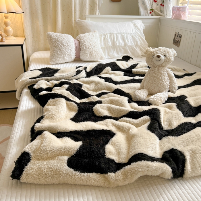 91家纺网 家纺一手货源 找家纺 妖妖家纺 2025新款高克重阳离子羊羔绒保暖双面毛毯 漾花拾波