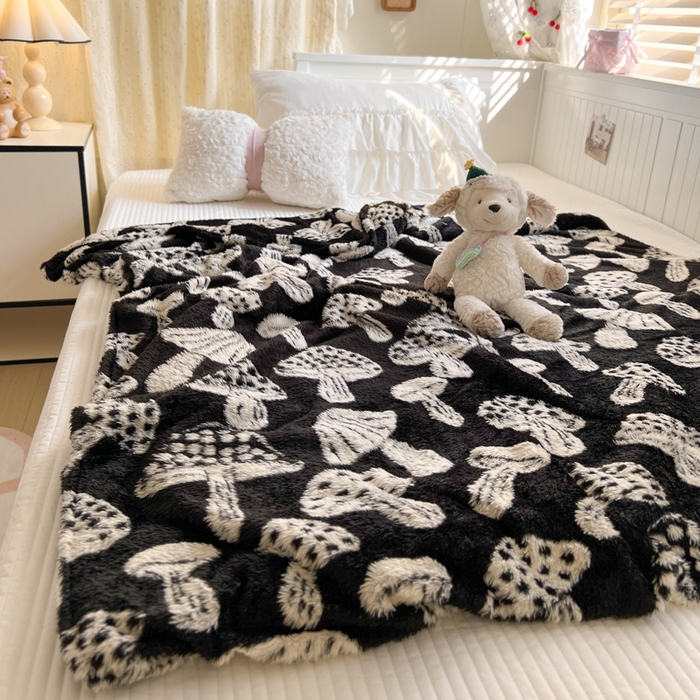 91家纺网 家纺一手货源 找家纺 妖妖家纺 2025新款高克重阳离子羊羔绒保暖双面毛毯 蘑间雪绒